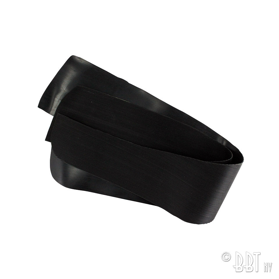 Rubber tapijtset rond voorste stoelsteunen (zwart) voor T1 — VintageDub