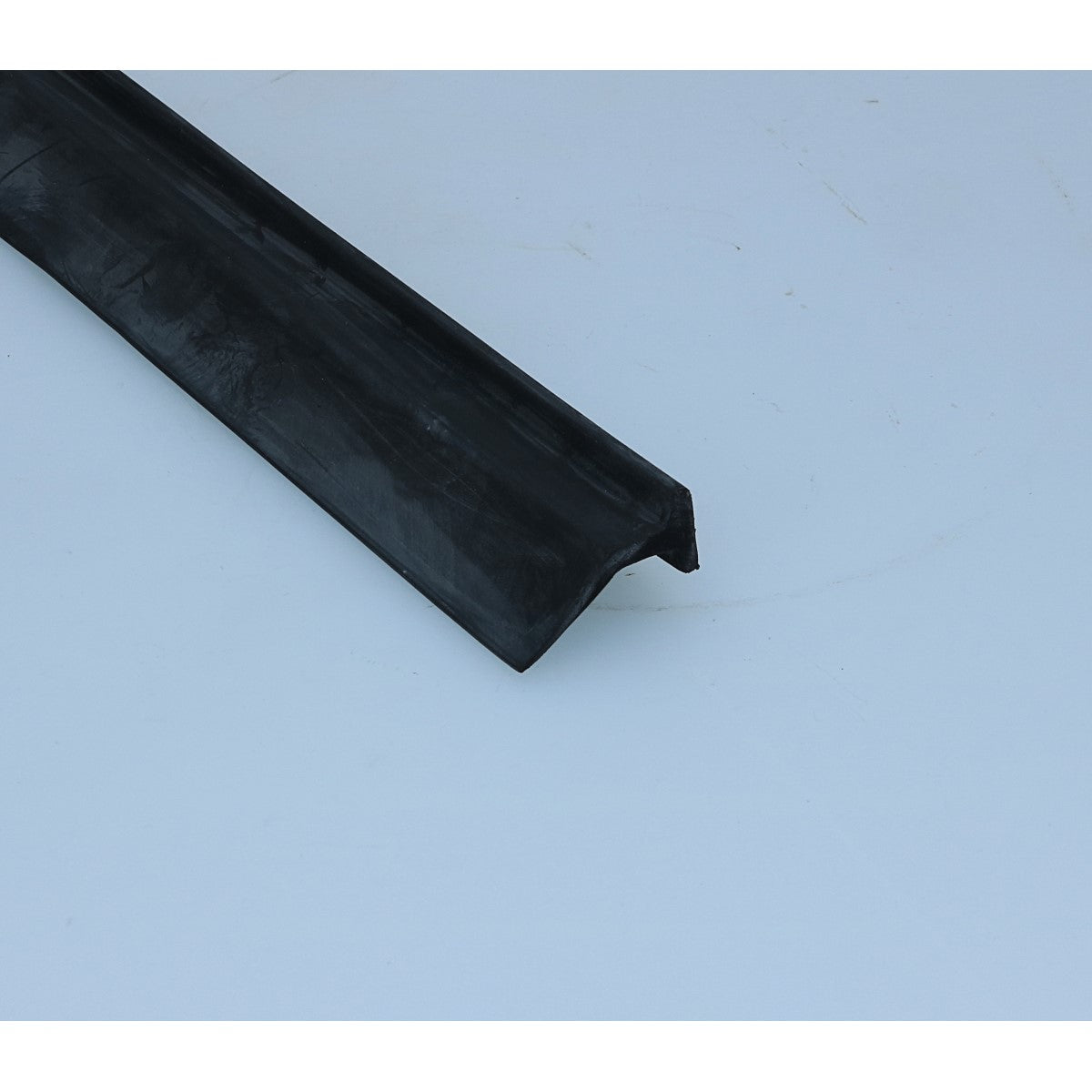 Rubber tussen 'firewall' en motor, verticaal, alle jaren detail — T1, T2, Kever, KG