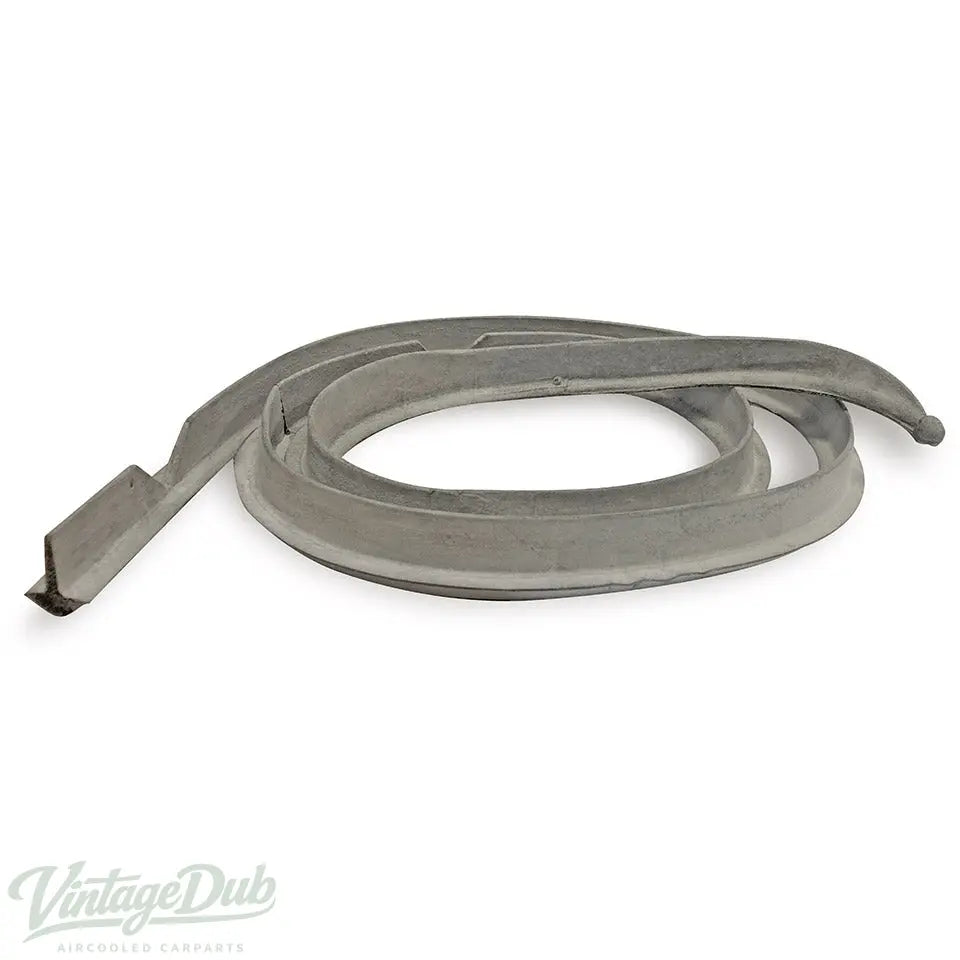 Deurrubber, links, Duits voor KG — VintageDub