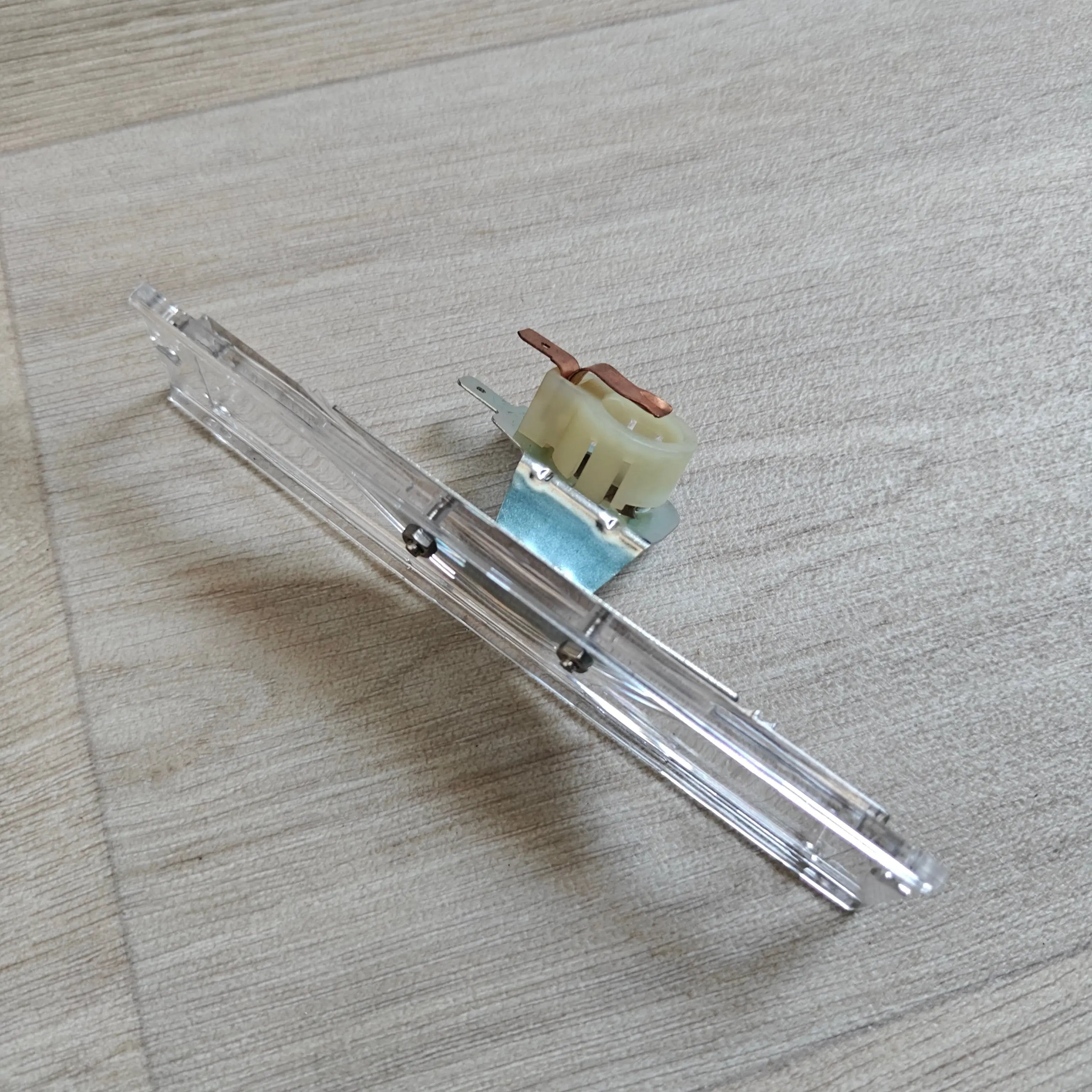 VW T2AB T2B 71-79 Kentekenplaat verlichting 211943161D — VintageDub