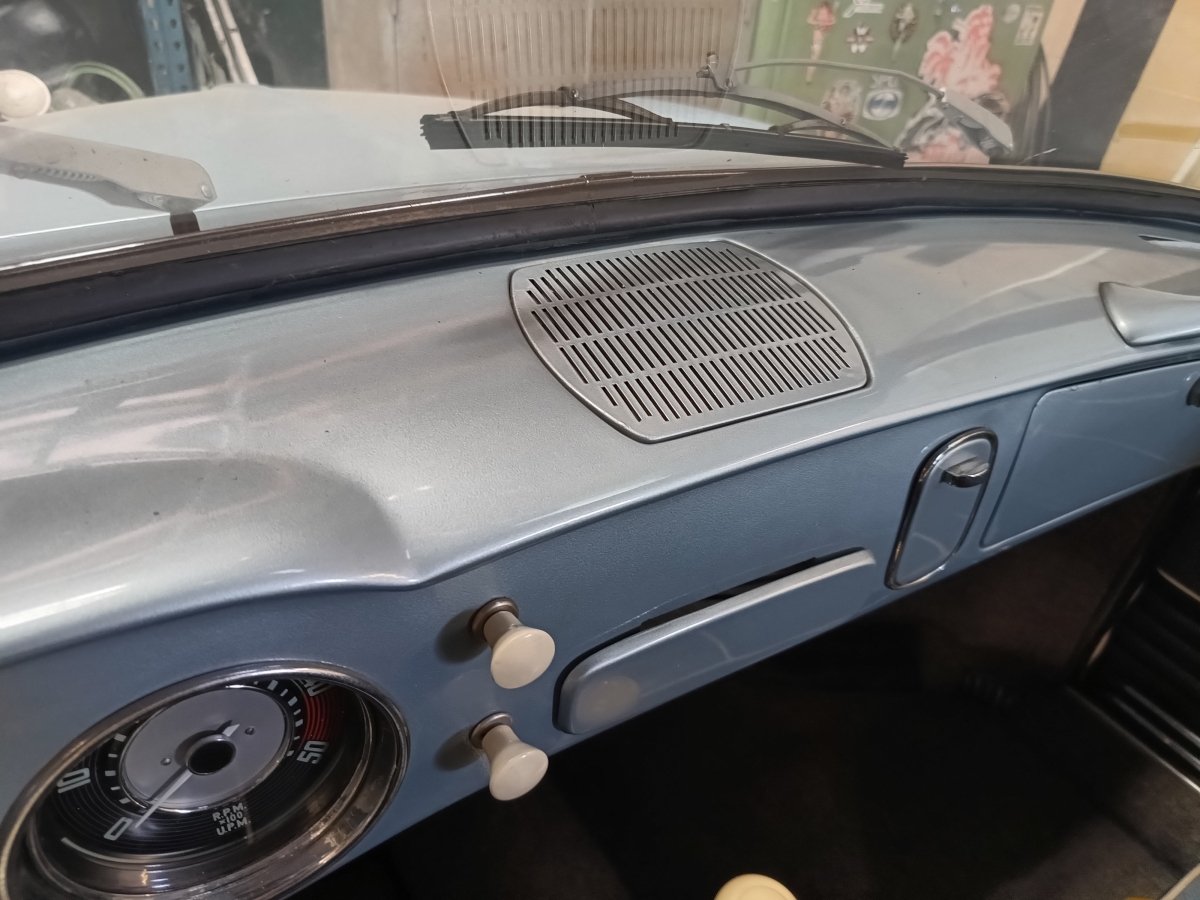 VW KG | Speaker grille in dashboard | 141 857 215